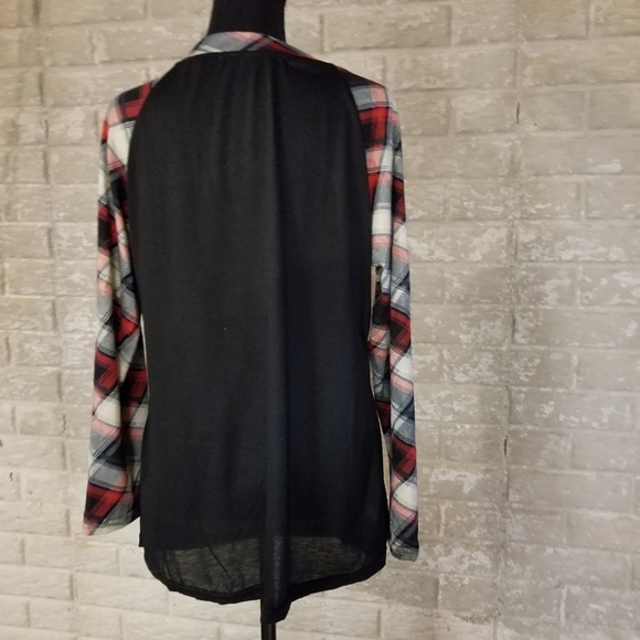 Very nice light weight shirt with plaid sleeves - Picture 5 of 6